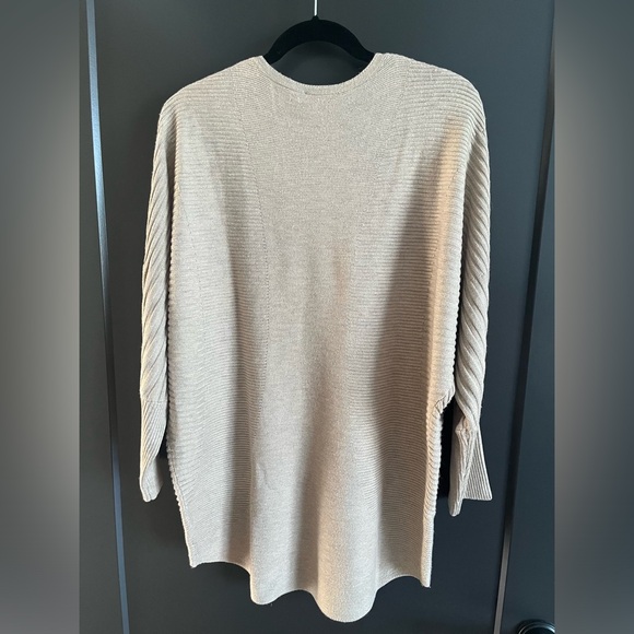 🍂 PICADILLY Canadian Brand Beige Round Neck Sweater with Dolman Sleeves - Picture 2 of 10